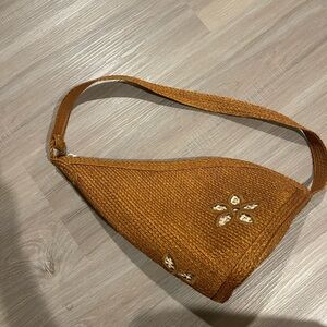 Chitarlida boho wavenCaramel Brown Textured Shoulder Bag with Floral Accents